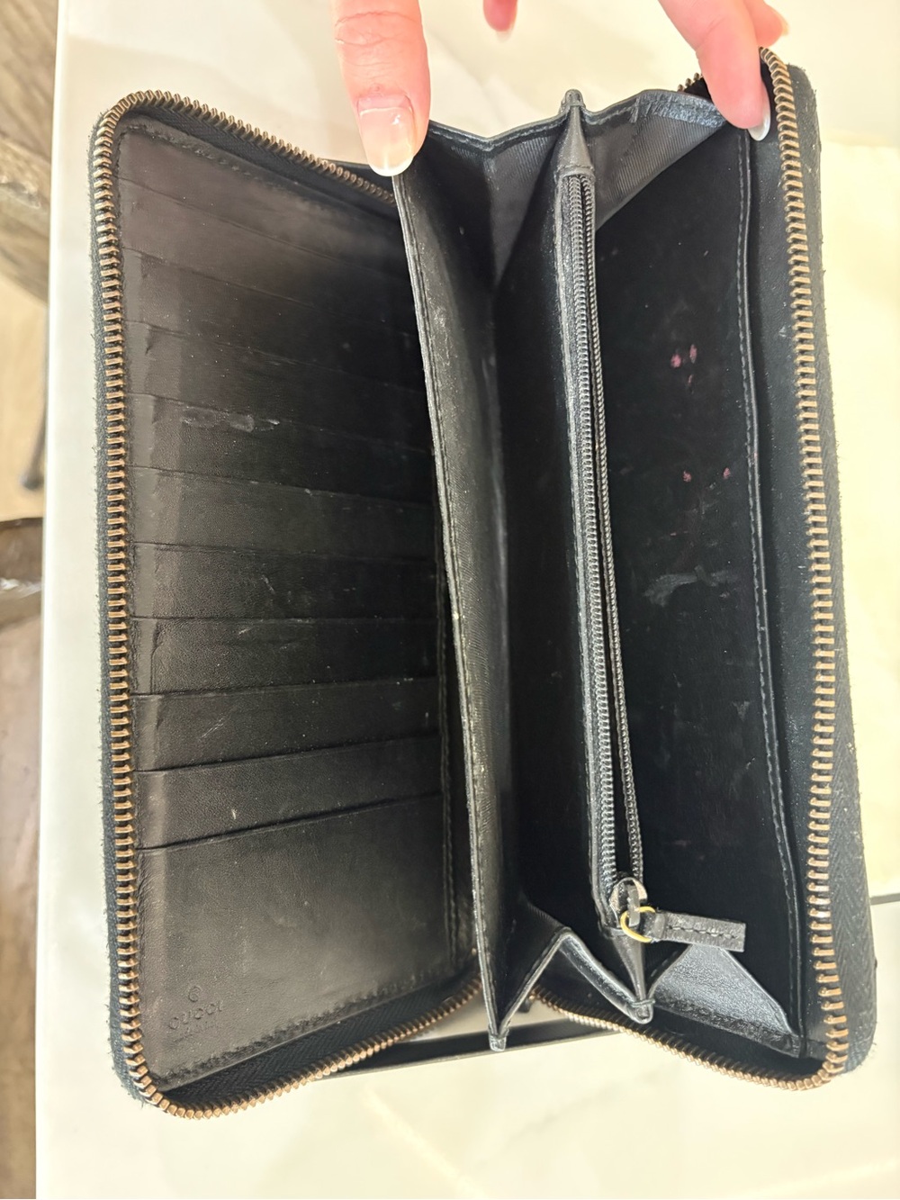 Gucci Black Quilted Chevron Zip-Around Wallet with Gold Double G - Picture 2 of 3